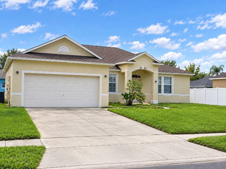 2723 Woodstream Circle