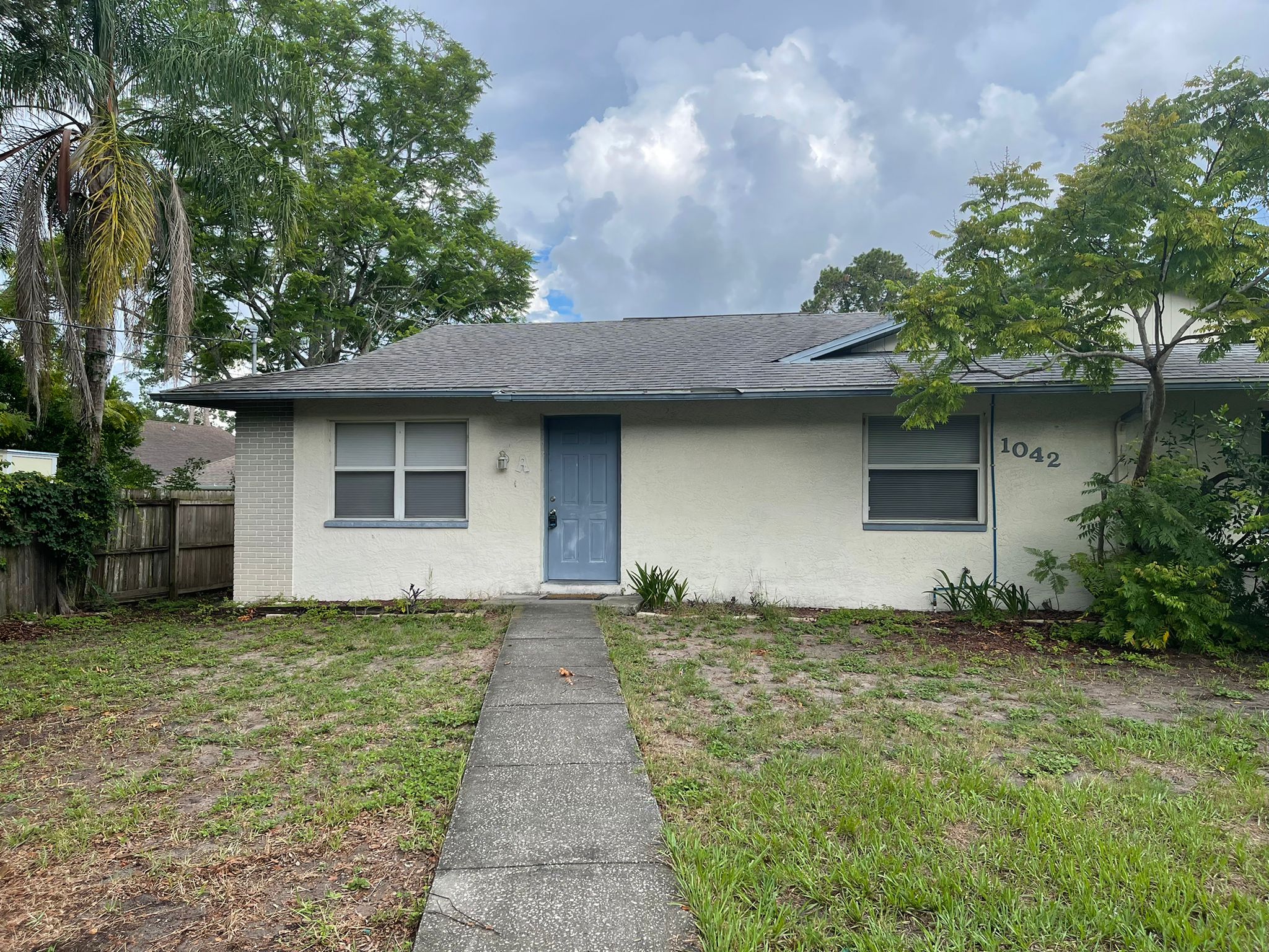 1042 Oak Street
